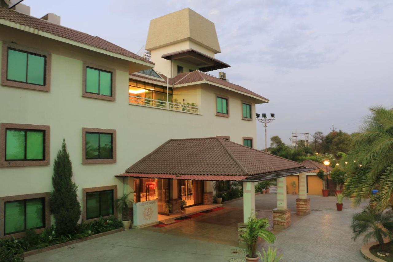 Jalsa Hotel & Banquets,Indore Exteriör bild