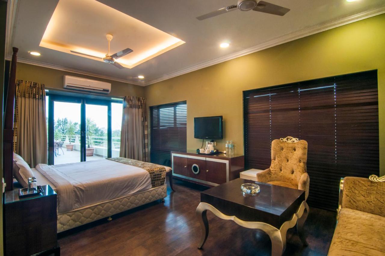 Jalsa Hotel & Banquets,Indore Exteriör bild
