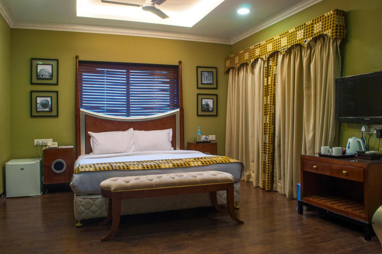 Jalsa Hotel & Banquets,Indore Exteriör bild