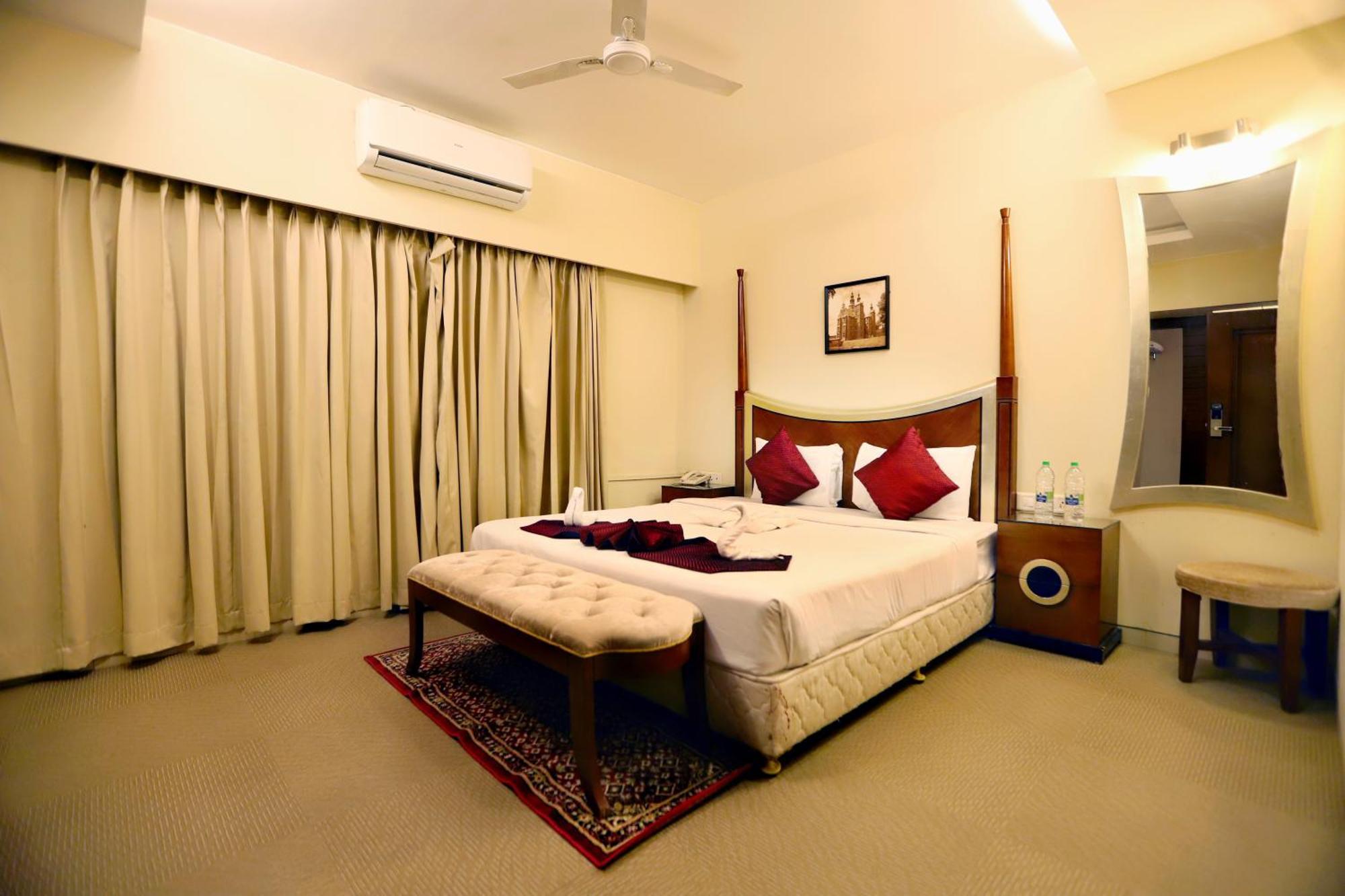 Jalsa Hotel & Banquets,Indore Exteriör bild