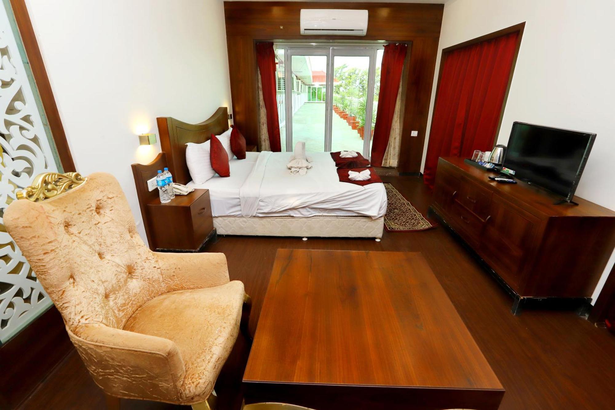 Jalsa Hotel & Banquets,Indore Exteriör bild