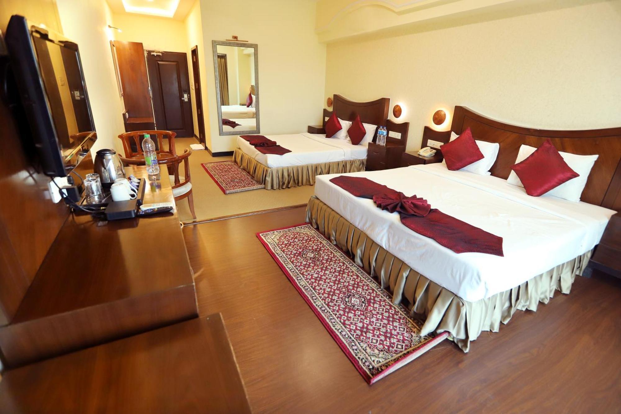 Jalsa Hotel & Banquets,Indore Exteriör bild