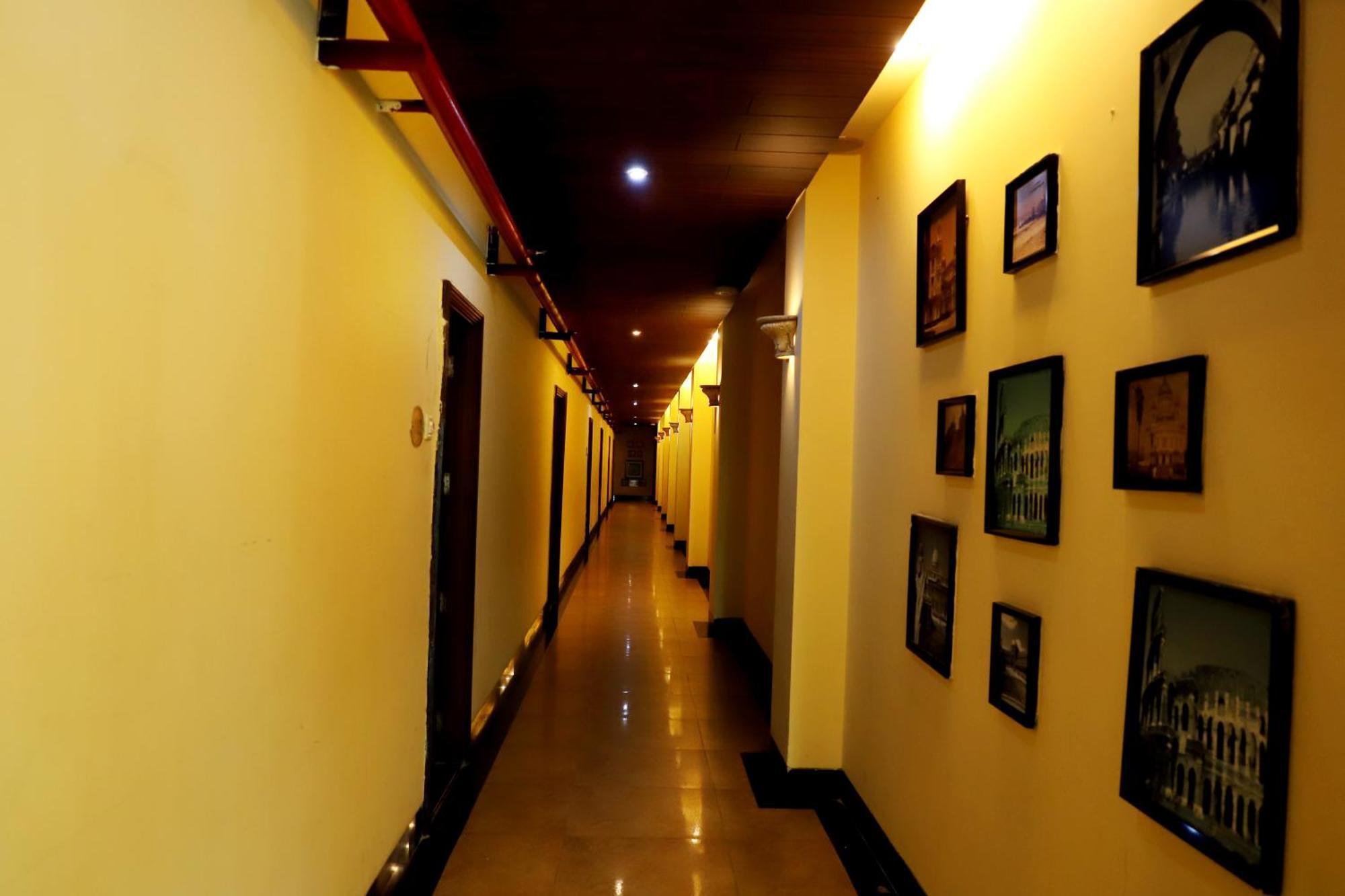 Jalsa Hotel & Banquets,Indore Exteriör bild