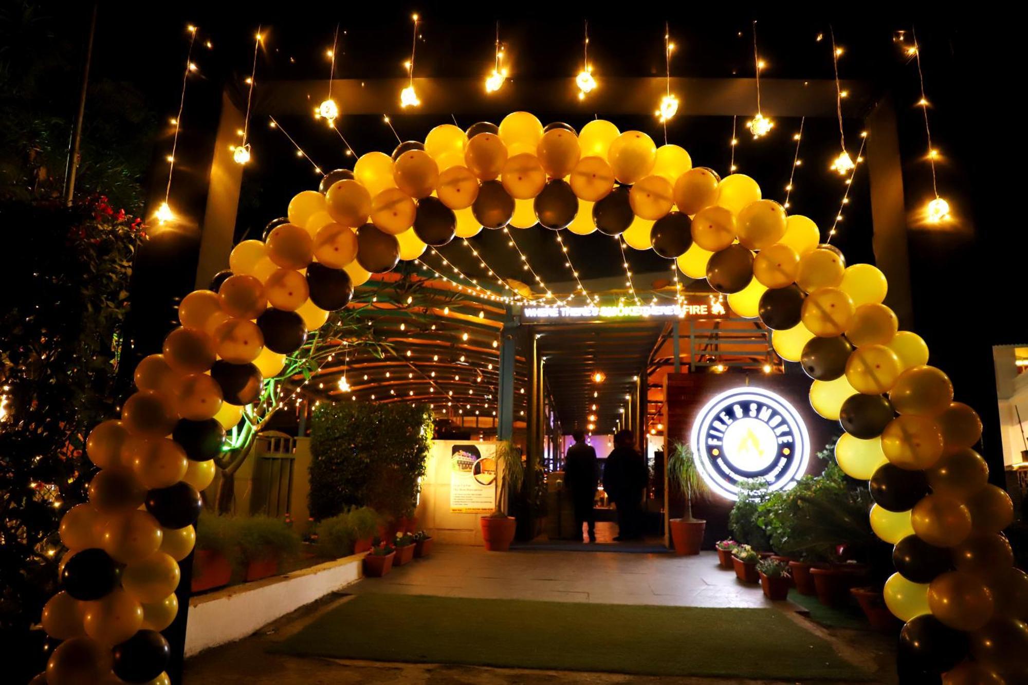Jalsa Hotel & Banquets,Indore Exteriör bild