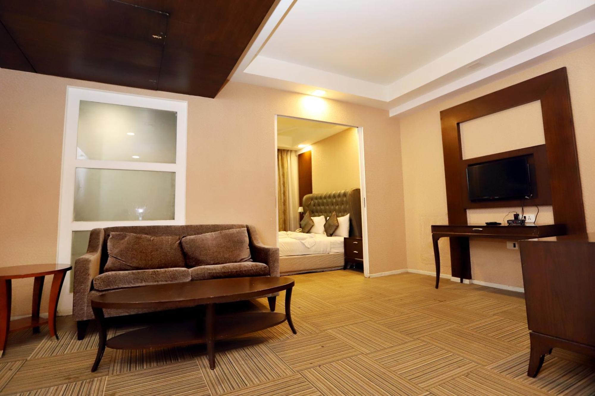 Jalsa Hotel & Banquets,Indore Exteriör bild
