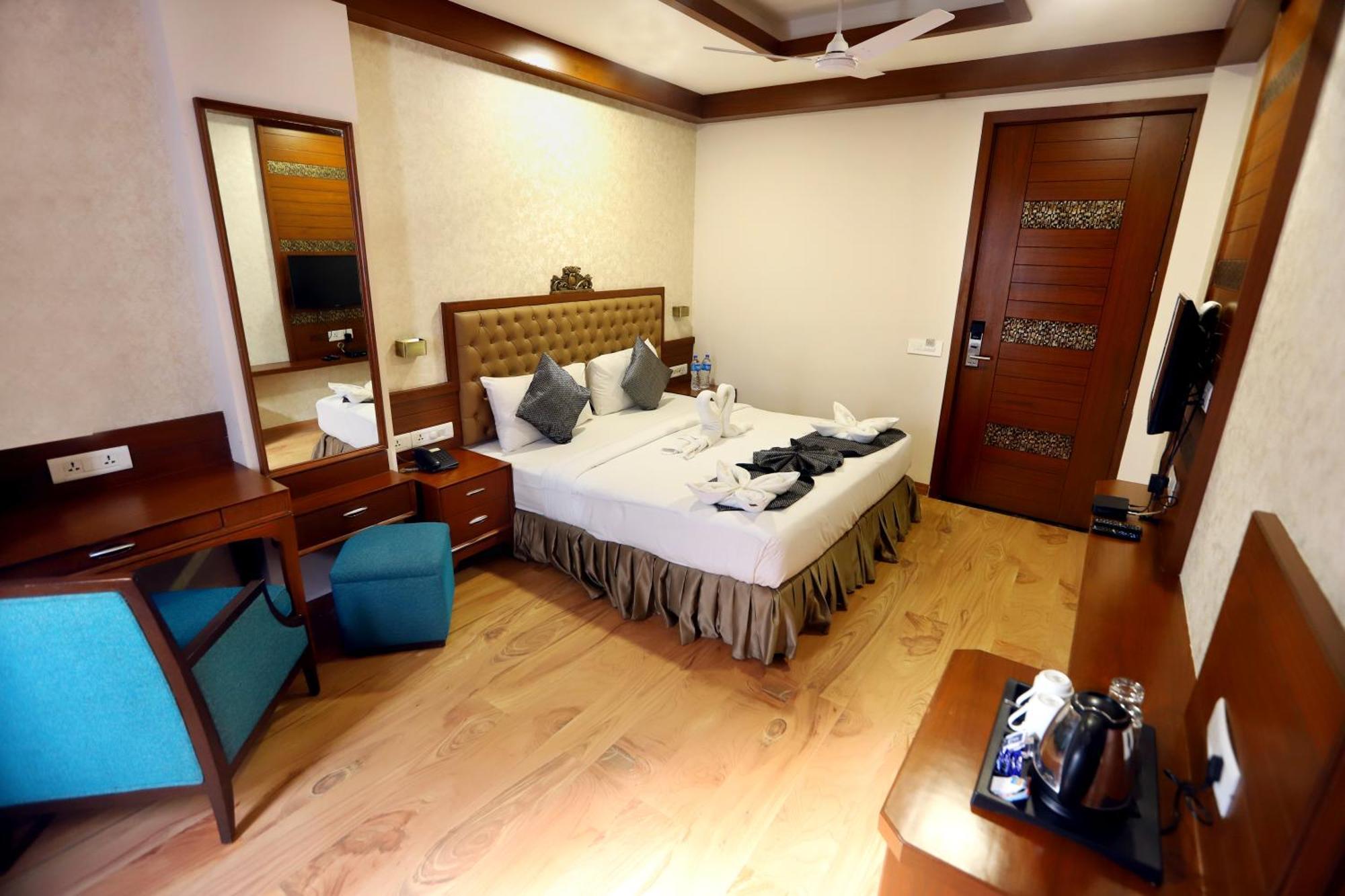Jalsa Hotel & Banquets,Indore Exteriör bild