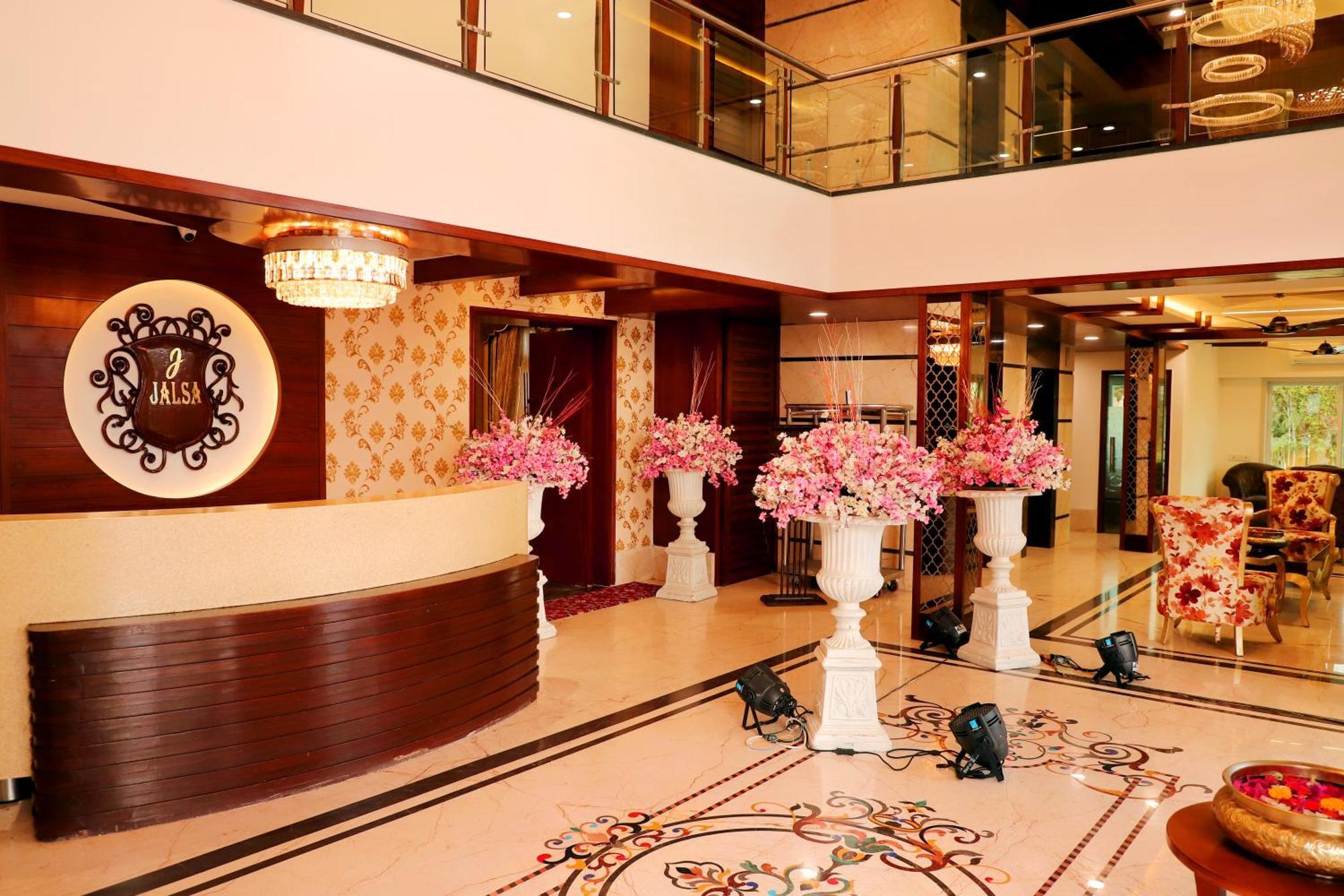 Jalsa Hotel & Banquets,Indore Exteriör bild