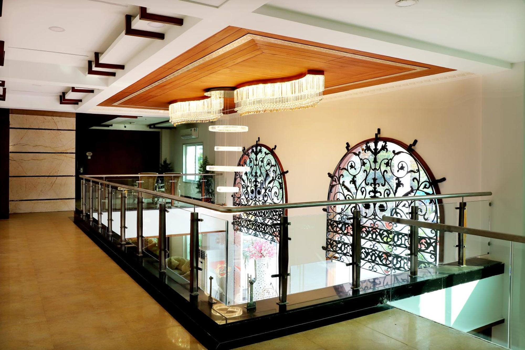 Jalsa Hotel & Banquets,Indore Exteriör bild