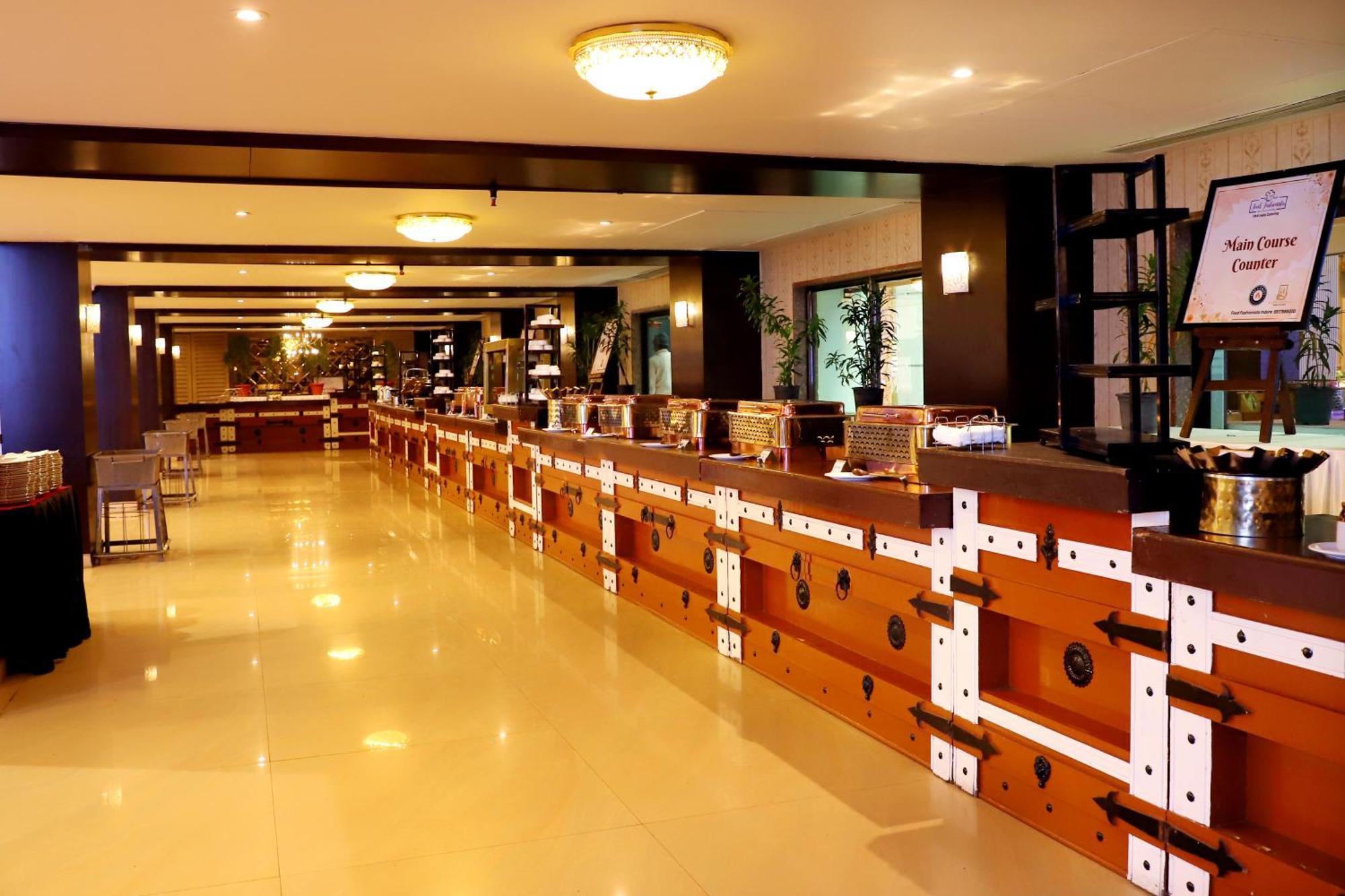 Jalsa Hotel & Banquets,Indore Exteriör bild